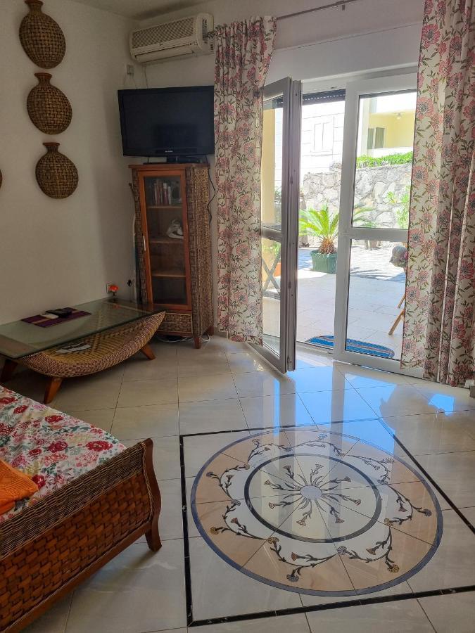 Apartments Rales Sveti Stefan Ngoại thất bức ảnh