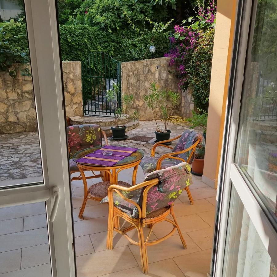 Apartments Rales Sveti Stefan Ngoại thất bức ảnh