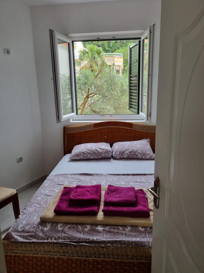 Apartments Rales Sveti Stefan Ngoại thất bức ảnh