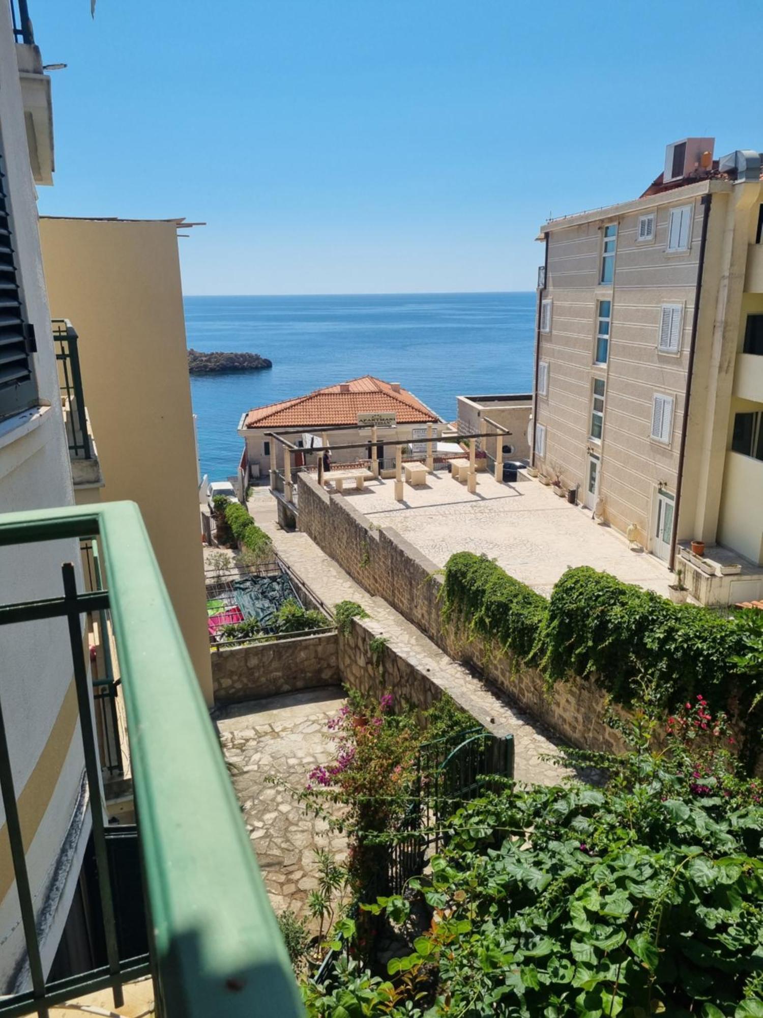 Apartments Rales Sveti Stefan Ngoại thất bức ảnh