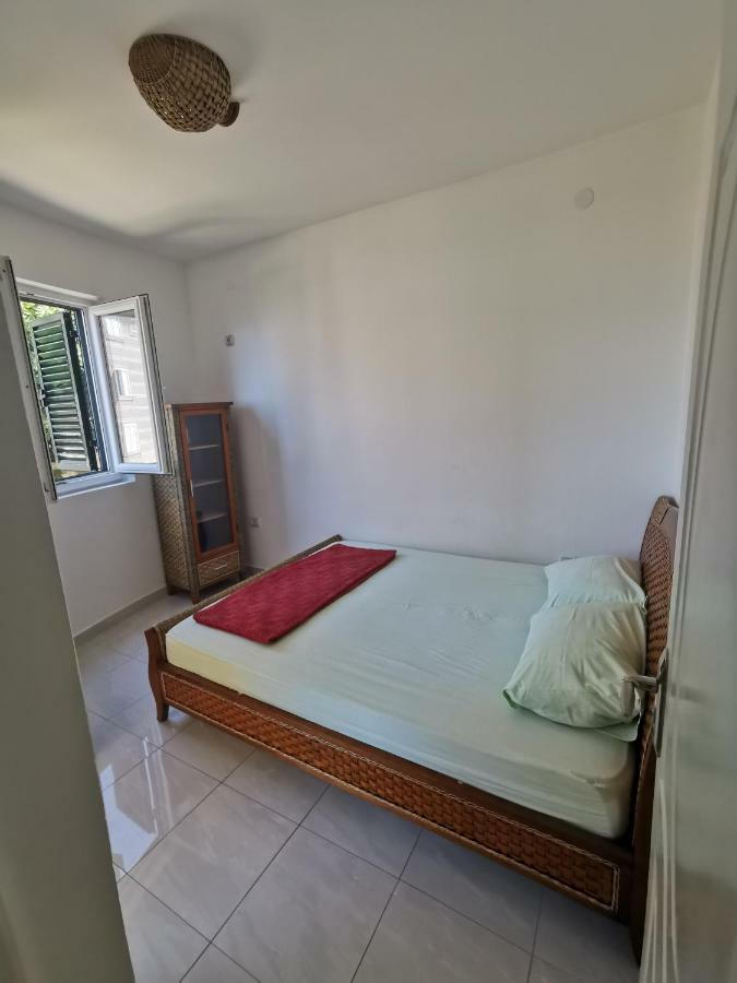 Apartments Rales Sveti Stefan Ngoại thất bức ảnh
