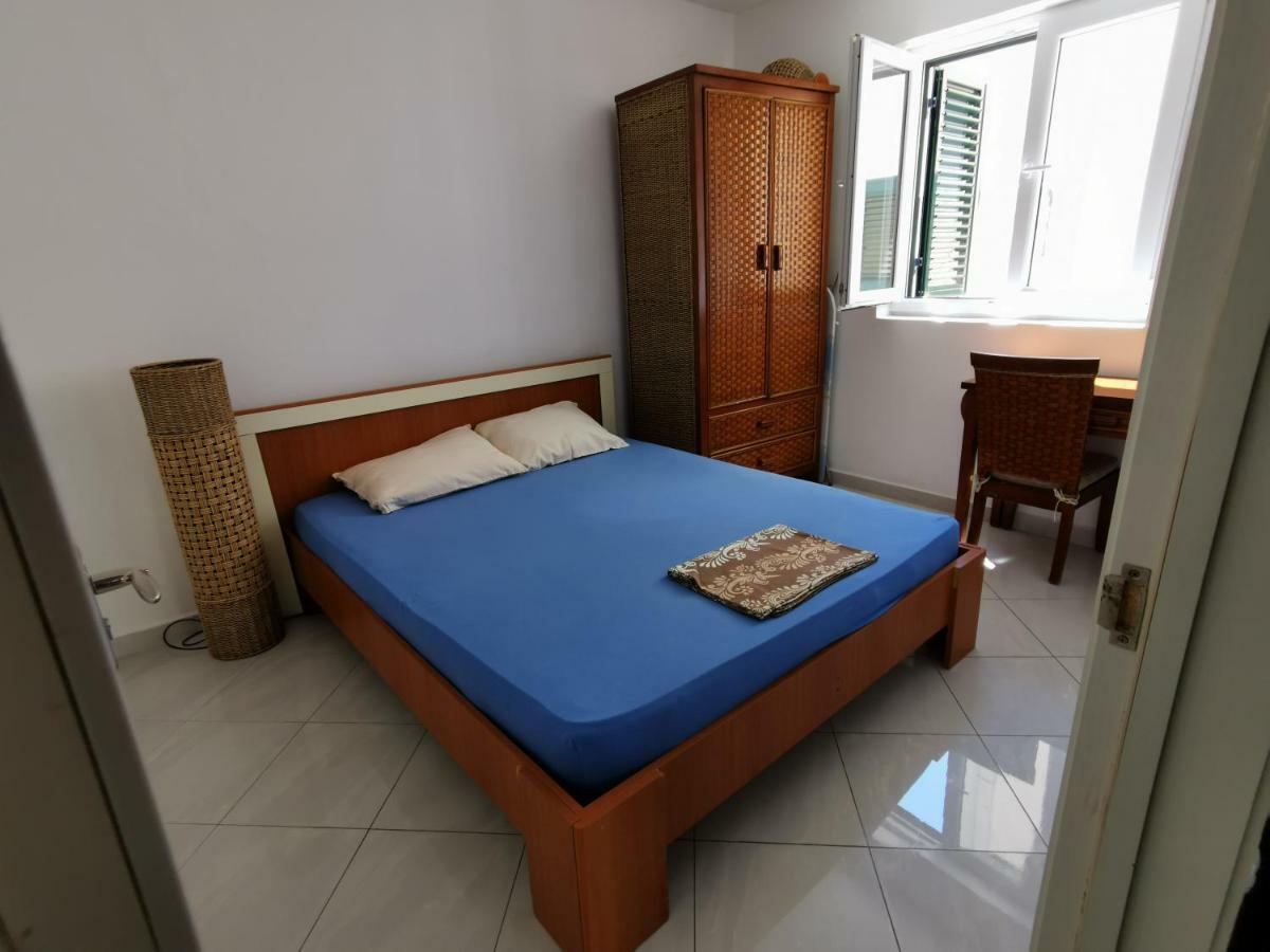 Apartments Rales Sveti Stefan Ngoại thất bức ảnh