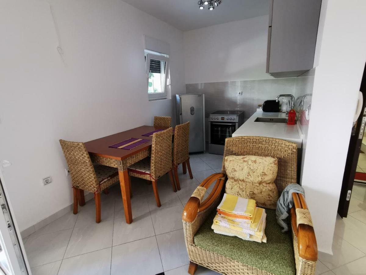Apartments Rales Sveti Stefan Ngoại thất bức ảnh