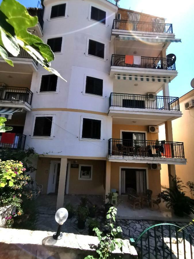 Apartments Rales Sveti Stefan Ngoại thất bức ảnh