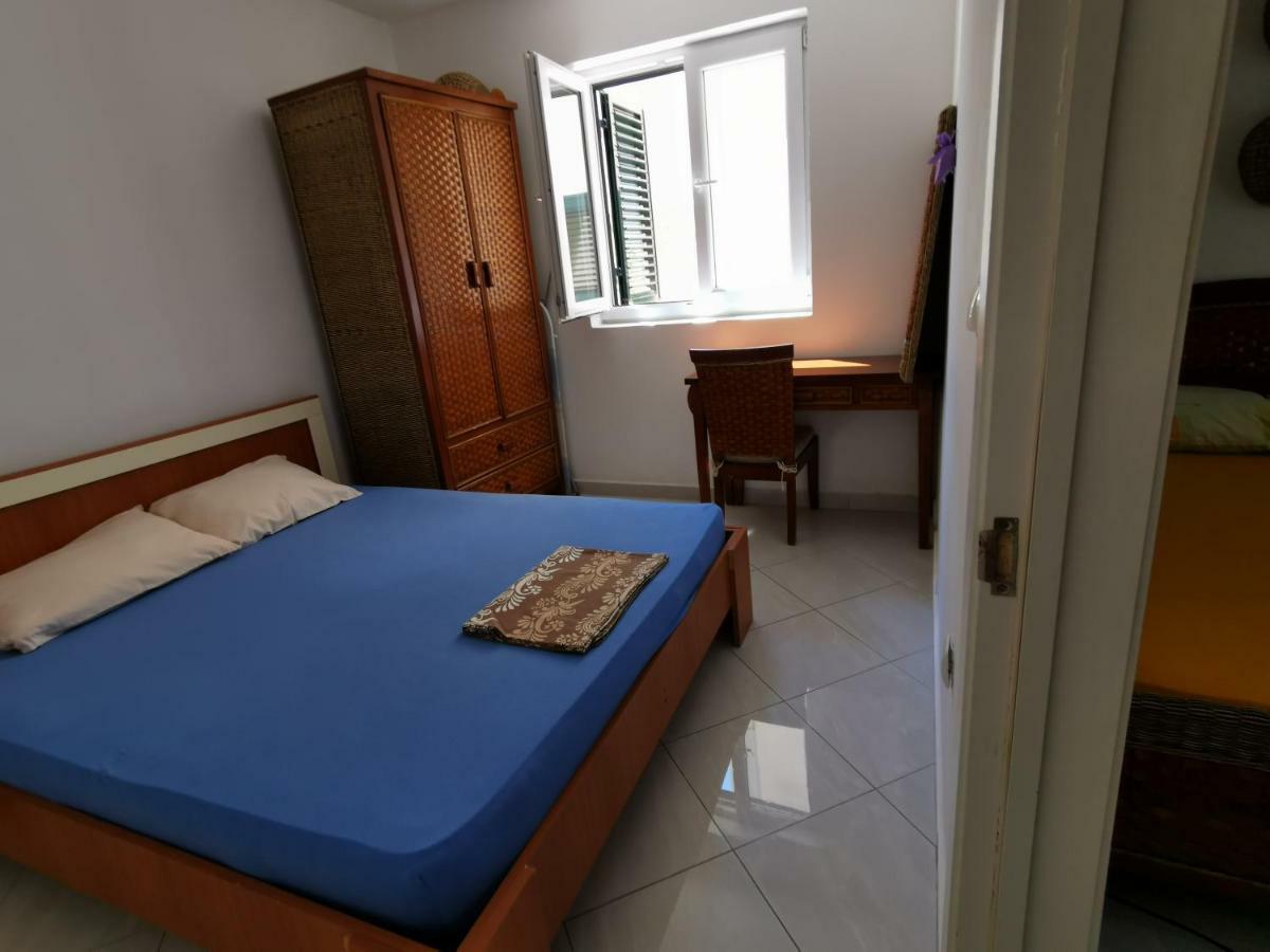 Apartments Rales Sveti Stefan Ngoại thất bức ảnh