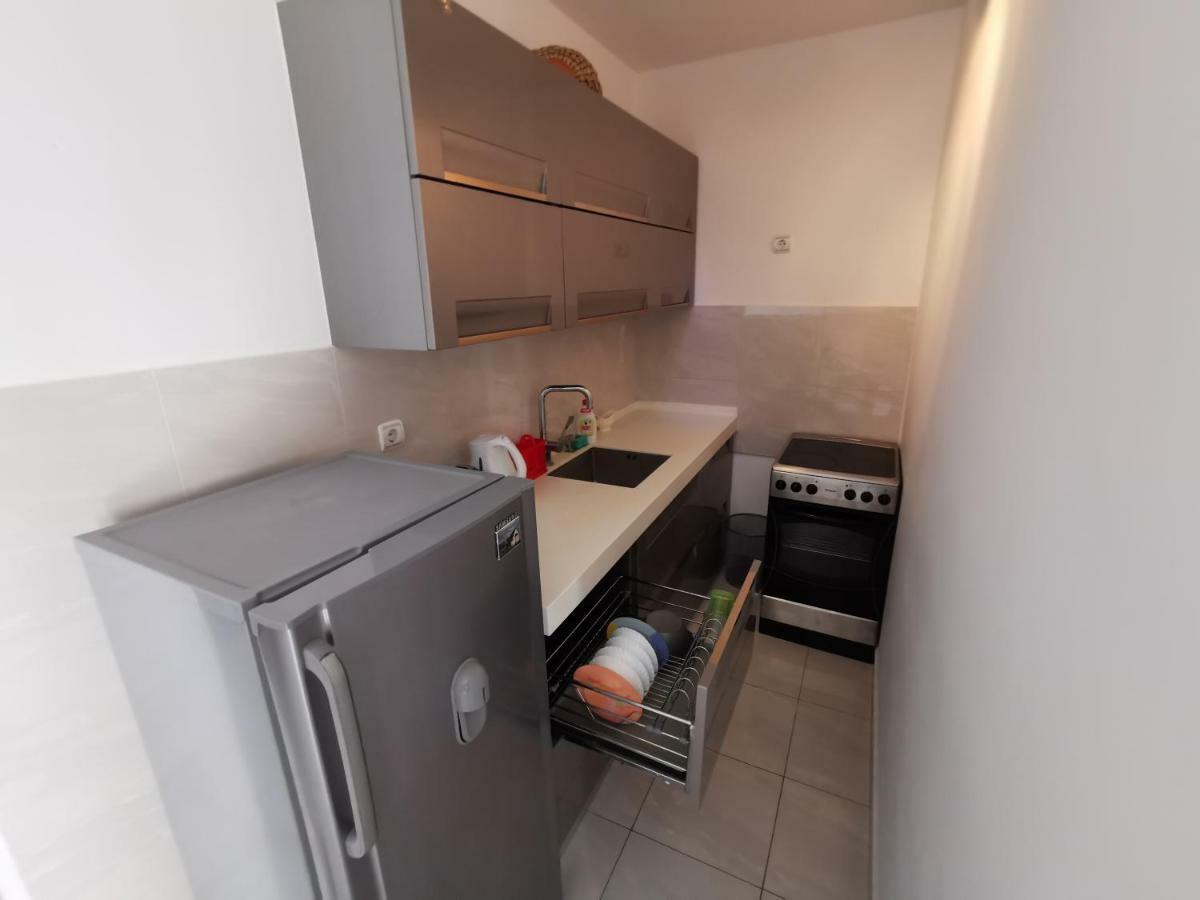 Apartments Rales Sveti Stefan Ngoại thất bức ảnh