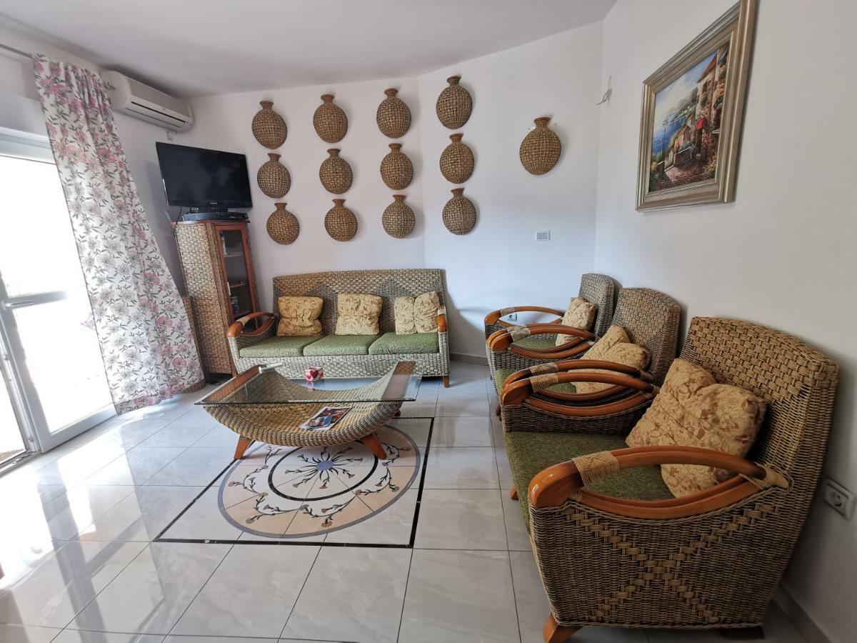 Apartments Rales Sveti Stefan Ngoại thất bức ảnh